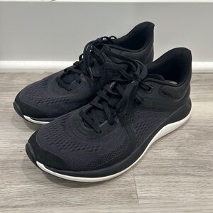 LULULEMON WORK OUT SHOE